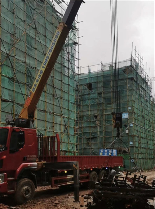 衢州市“慢工细活”—— 吊车的 “微动控制” 技术