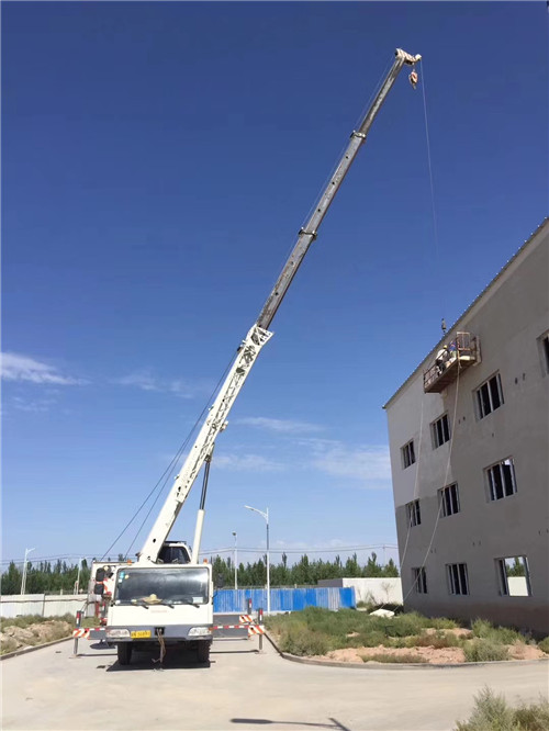 衢州市“轻装强干”—— 吊车的 “轻量化臂架” 技术